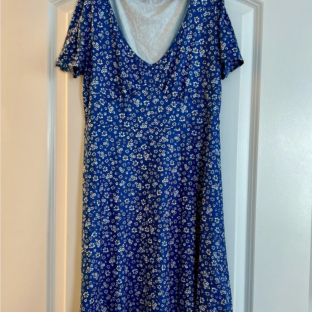 NWT SHEIN Vacation Blue Floral Dress